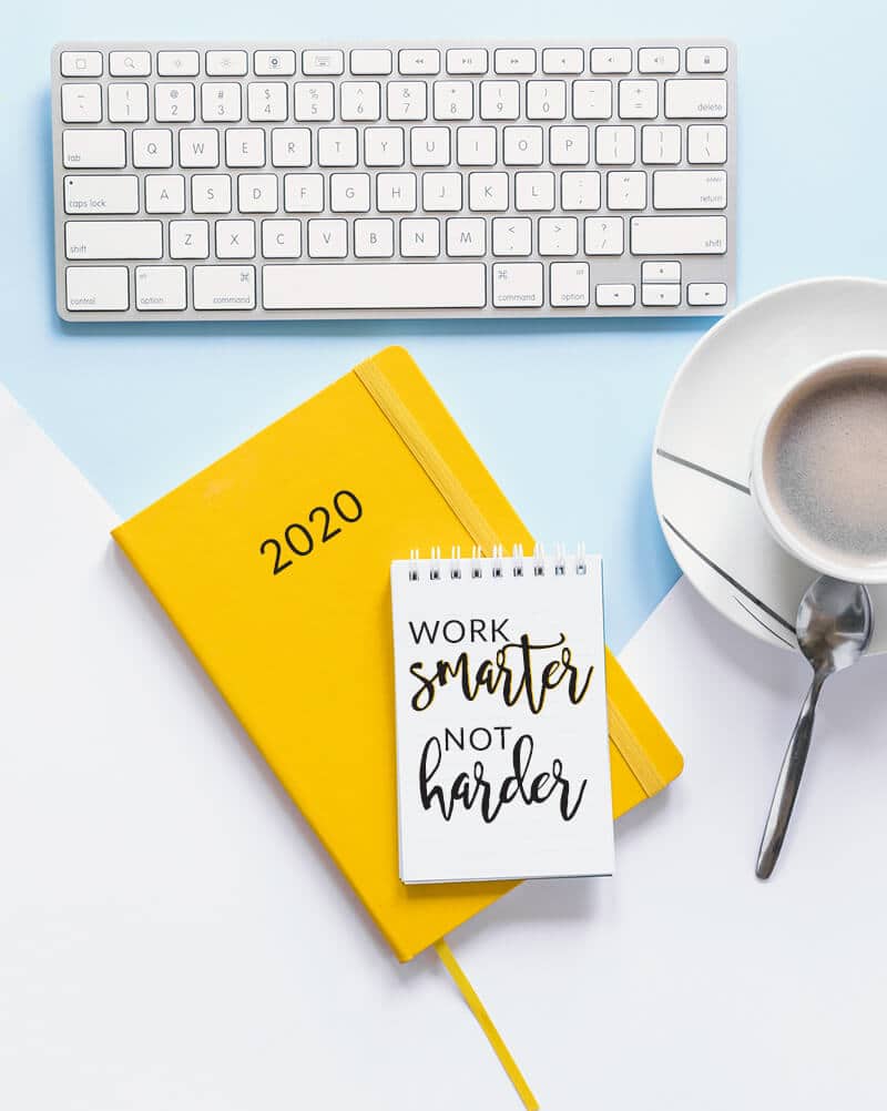 Scrivimi! Ti spiegherò come posso aiutarti in qualità di assistente virtuale e web designer Scrivimi! Ti spiegherò come posso aiutarti in qualità di assistente virtuale e web designer